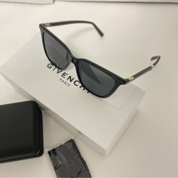 Givenchy 55mm Sunglasses In Black & Grey Blue - New With Box & Case - Reemoly - Picture 1 of 16